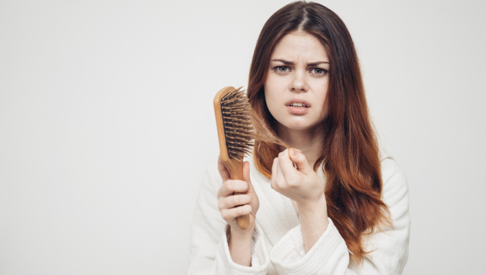 Rimedi contro la caduta stagionale dei capelli